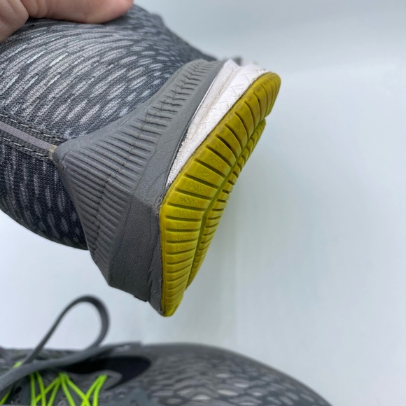 Nike Zoom Winflo 5 Shoes Running Training Sneakers AV8011-011, Men's Size 11 - Picture 10 of 13